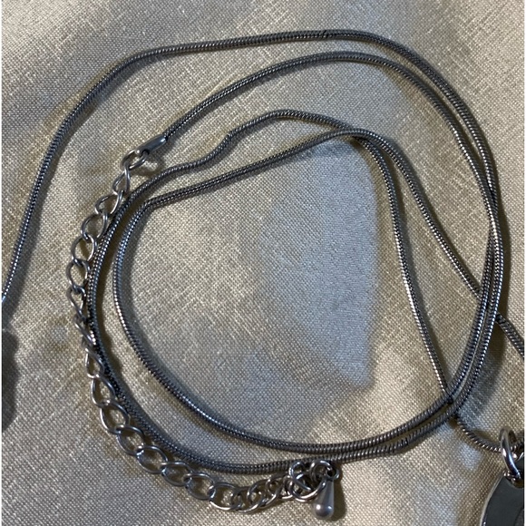 De Passillé Sylvestre Necklace - Picture 7 of 11